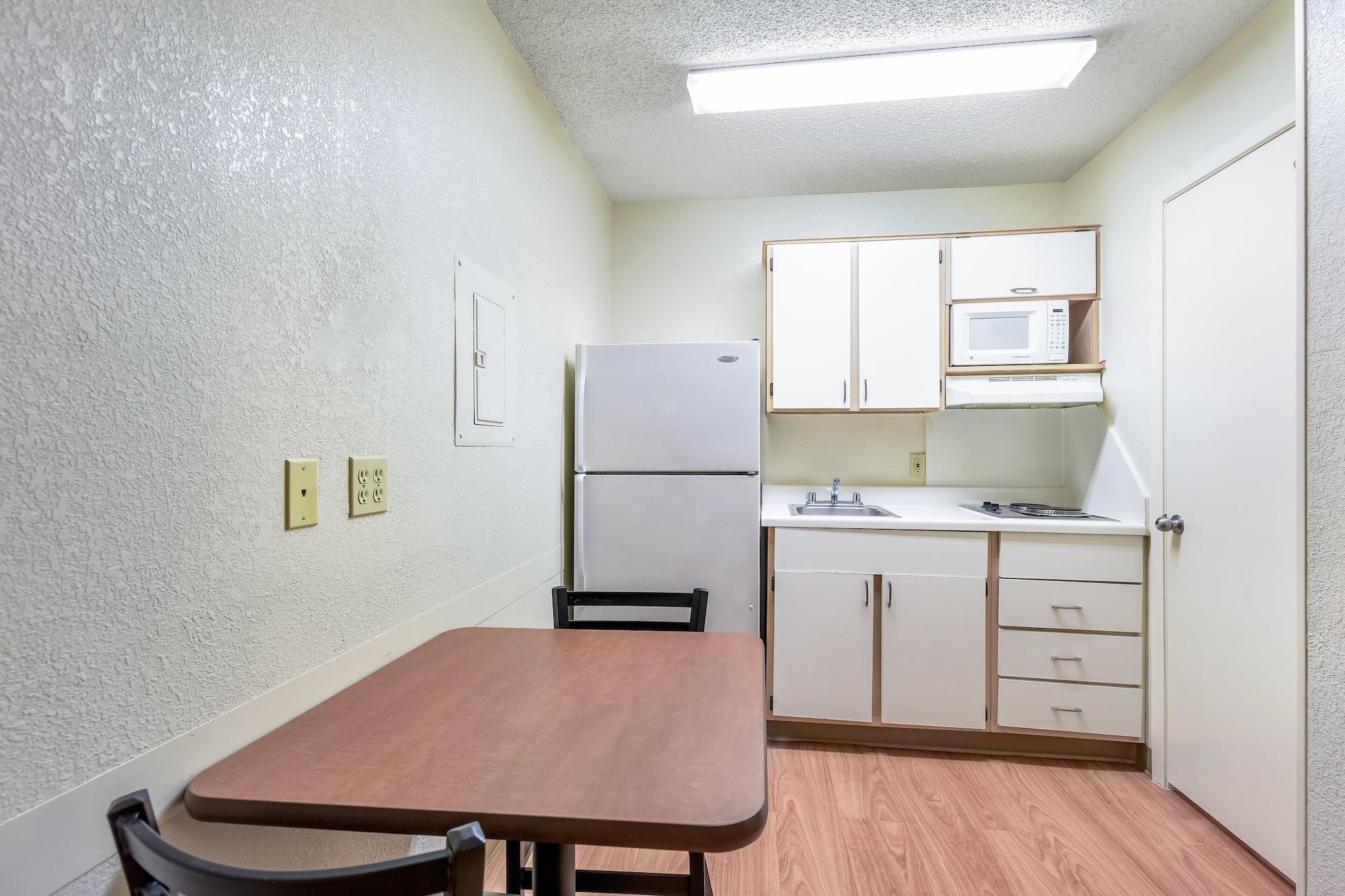 Hometowne Studios By Red Roof Dallas - North Addison - Tollway 外观 照片