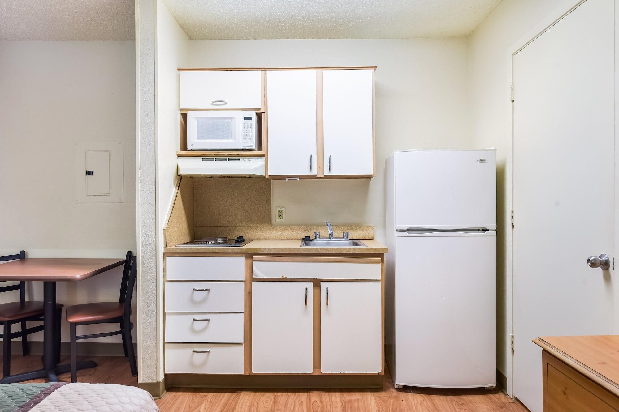 Hometowne Studios By Red Roof Dallas - North Addison - Tollway 外观 照片